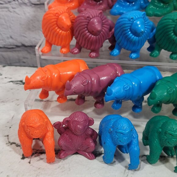 TootsieToy Rubber Animal Figures Safari Zoo Lot of 25 Lions Gorillas Rhinos - Picture 4 of 9